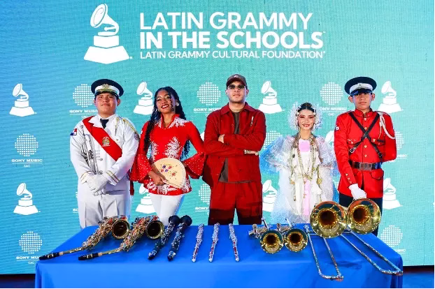 Boza joins Latin GRAMMY In The Schools™ benefiting the high school Instituto Rubiano in San Miguelito, Panama